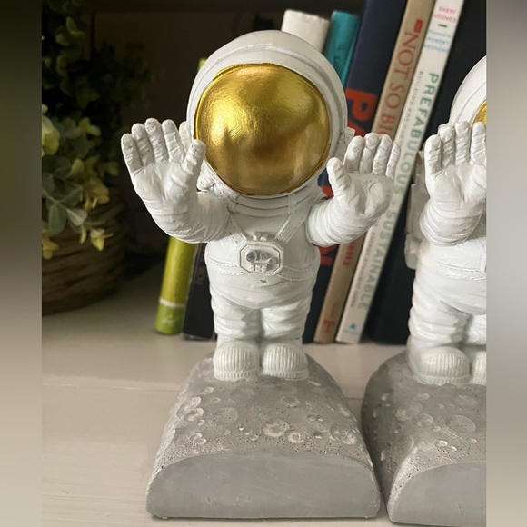 Astronaut Polyresin Weighted Bookends Playful Space - Picture 12 of 14